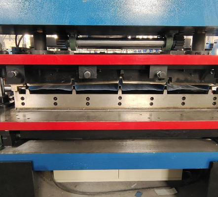 Máquina para revestimento de telhados de metal de costura vertical trapezoidal 10 estações