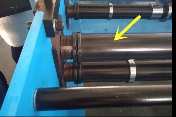 Máquina de moldagem de rolos de telhado de camada dupla