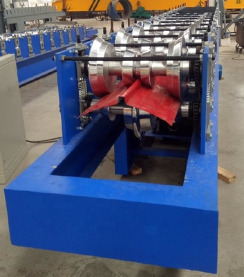 Máquina de moldagem de rolos de 4kw de alto desempenho para sistema de telhado sem costura