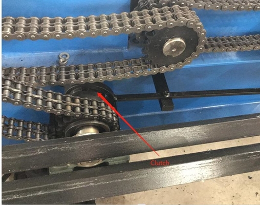 Máquina de moldagem industrial de rolos de dois andares para reforçar o suporte estrutural e a eficiência