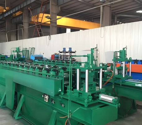 Máquina de formação de rolos de prateleira de alta velocidade com servo alimentador e punção hidráulica