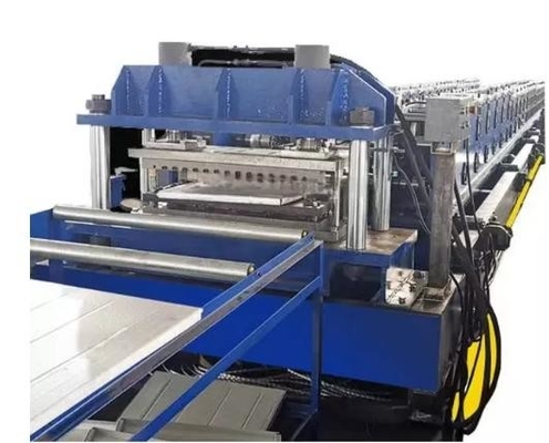 Máquina de moldagem de rolos de chapa de aço de condução de cadeia Fluxo de processamento de desenrolamento Corte automática