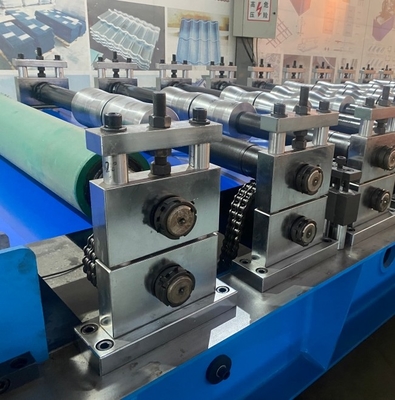 Versátil Step Tiles Roofing Sheets Rolling Forming Machine em russo