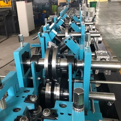 Máquina de moldagem automática de rolos de purlin para bobina galvanizada