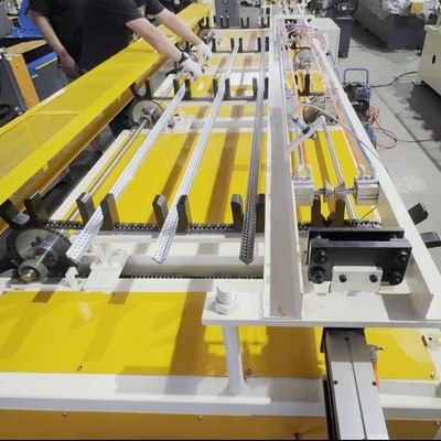 Máquina de moldagem de grânulos de esquina totalmente automática de alta velocidade para revestimento de parede e teto