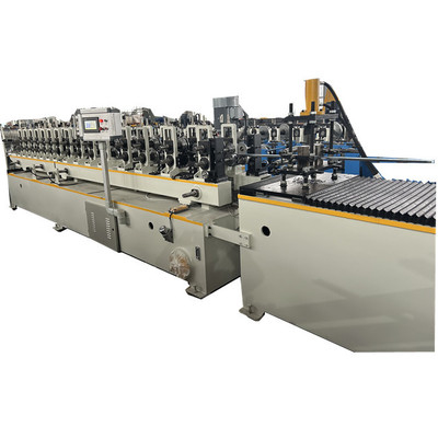 Máquina de rolamento de revestimento de aço ajustável em tamanho automático