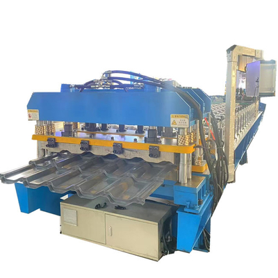 Máquina para revestimento de telhados de telhas metálicas