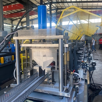 Máquina de fabricação de perfis de trilhos e trilhos com travões normais para o Canadá